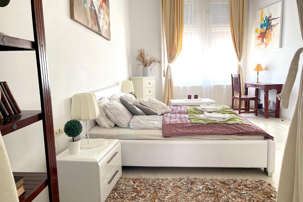 Elegant 125M2 Apartment In Center Of Budapesta Exterior foto
