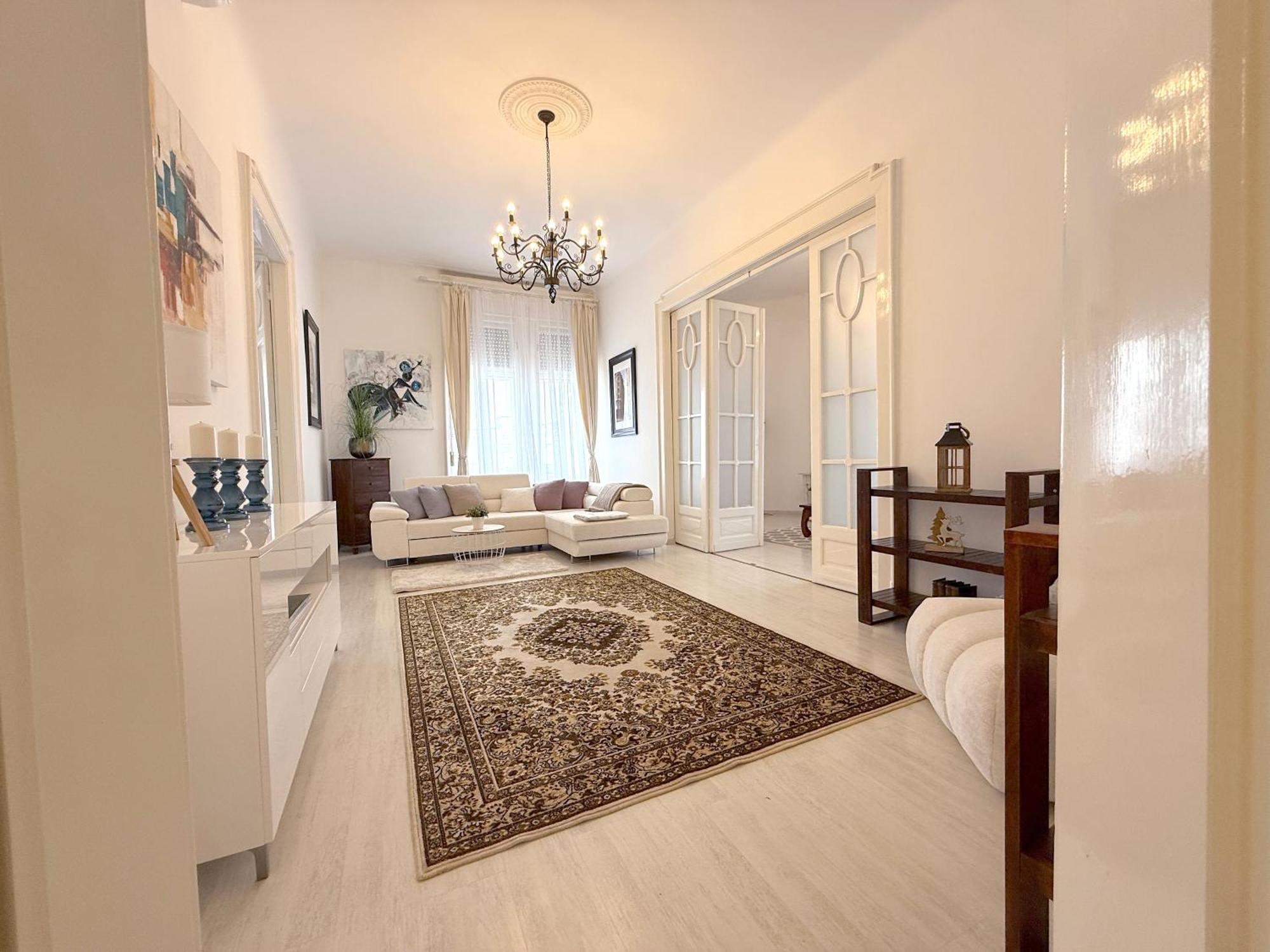 Elegant 125M2 Apartment In Center Of Budapesta Exterior foto